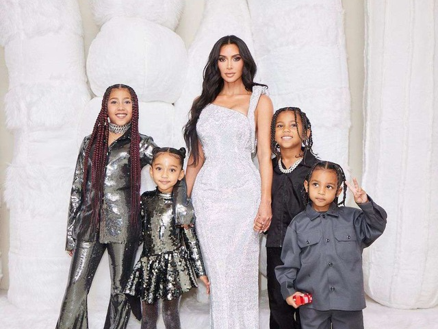 Kim Kardashian Confesses She Cannot Live With Kanye West’s Kids Kim Kardashian Confesses She Cannot Live With Kanye West's Kids