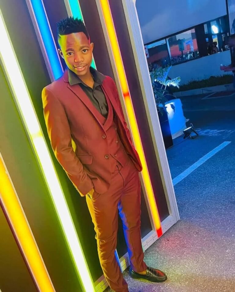 Rip: Velaphi On Isitha-The Enemy Passed Away #RIP Mzansi's most loved actor Velaphi is no moreš. Full story>